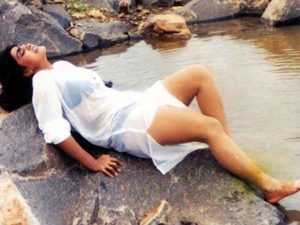 ನಯವಾದ ಅಶ್ಲೀಲ ನಟಿ ಸಿಲ್ಕ್ ಸ್ಮಿತಾ