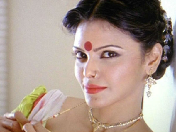 ಕಜುರಾಹೊ ಶಿಲ್ಪಗಳೂ ನಾಚುವಂತೆ ಮಾಡಿದ ಶೆರ್ಲಿನ್