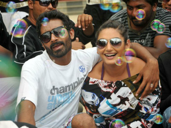 ರಾಗಿಣಿ ಕೈಬೆರಳಲ್ಲಿರುವ ಉಂಗುರ ಯೋಗೇಶ್ ಕೊಟ್ಟಿದ್ದೇ?