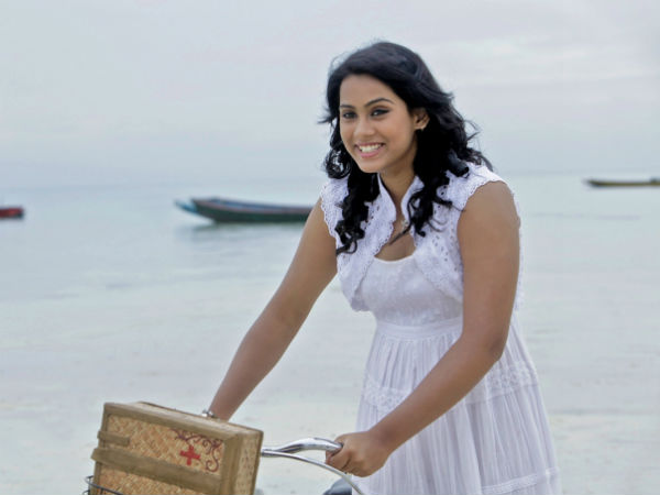 ಕಡಲ್ ವಿಮರ್ಶೆ