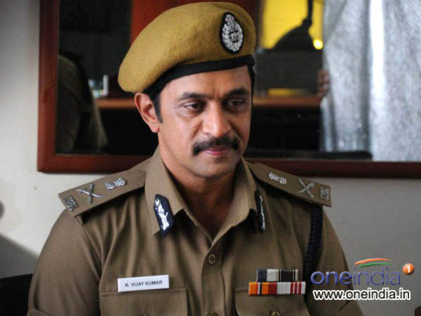 ಕಥೆ ಹೇಳ್ತೇನೆ ನಾಲ್ಕು ಕೋಟಿ ಕೊಡಿ