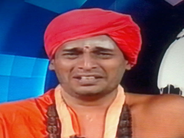ನಾವಿಬ್ರೇ ಕಿತ್ತಾಡ್ಕೊಂಡ್ರೆ ಕ್ಯಾಕರಿಸಿ ಉಗೀತಾರೆ