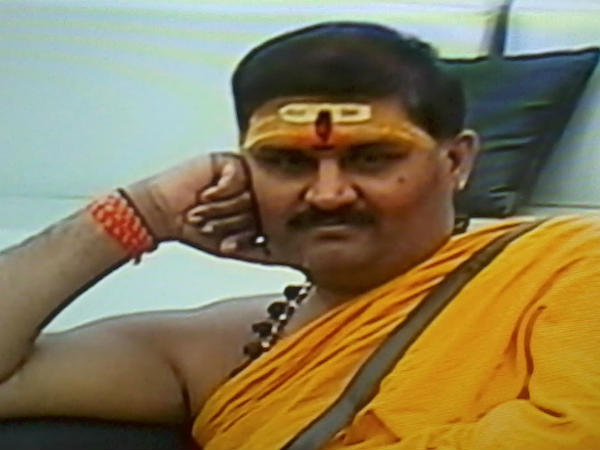 ರಿಷಿ ಮಾತಿಗೆ ತಲೆಯಾಡಿಸಿ ಮುಗುಳ್ನಕ್ಕ ಶರ್ಮಾ