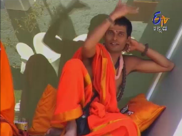 ಸ್ವಾಮೀಜಿಗಳ ನಡುವೆ ಡಬಲ್ ಮೀನಿಂಗ್ ಡೈಲಾಗ್