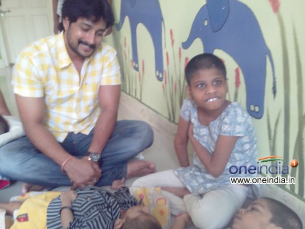 ಚಿತ್ರರಂಗವನ್ನು ಬೆಳೆಸಿ, ಕಲಾವಿದರನ್ನು ಹರಸಿ