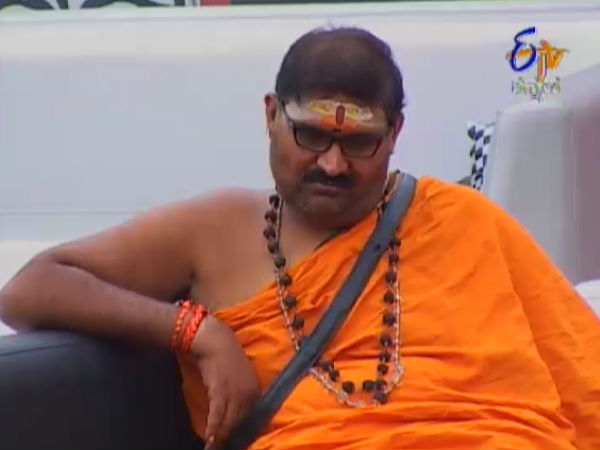 ಲೇಡಿಸ್ ರೂಮಲ್ಲಿ ಮಲಗಲು ಮನಸ್ಸು ಮಾಡಿದ ಶರ್ಮಾ