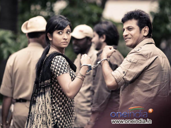 ಹಳೆ ಪಾತ್ರೆ ಹಳೆ ಕಬ್ಬಿಣದಂತಹ ಹಾಡುಗಳು ಇಲ್ಲಿಲ್ಲ