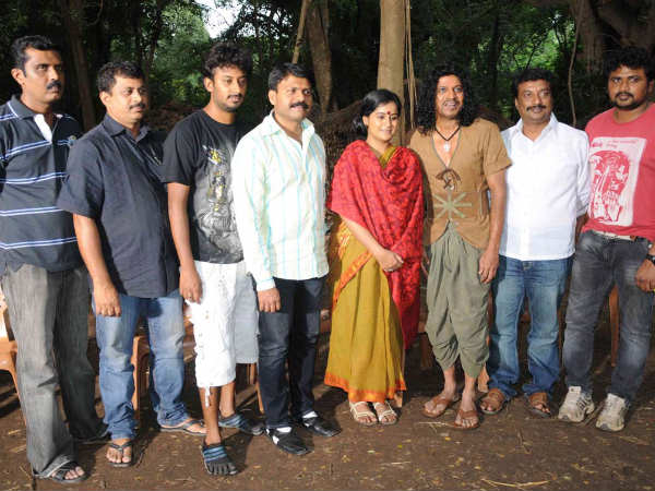 ಚಿತ್ರತಂಡದೊಂದಿಗೆ ಶಿವಣ್ಣ