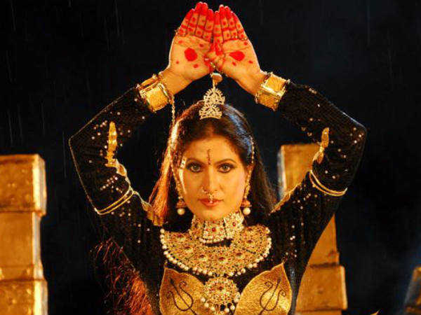 ಚತುರ್ಭುಜ ಚಿತ್ರದಲ್ಲಿ ಚಂದ್ರಿಕಾ ಐಟಂ ನಂಬರ್