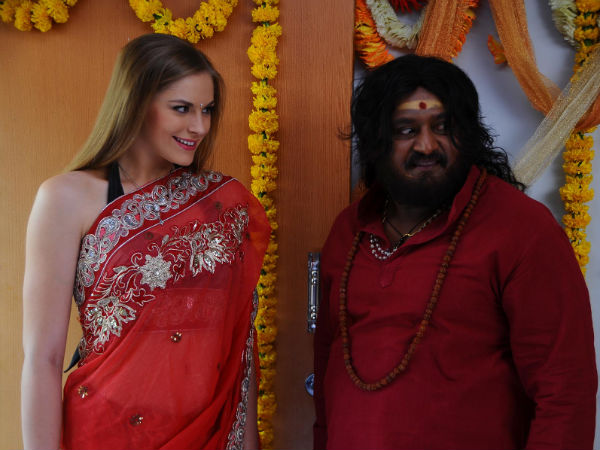 ಪುಂಗಿದಾಸ, ಪ್ಯಾರ್ ಗೆ ಆಗ್ಬಿಟ್ಟೈತೆ ಚಿತ್ರಗಳಲ್ಲೂ ಬಿಜಿ