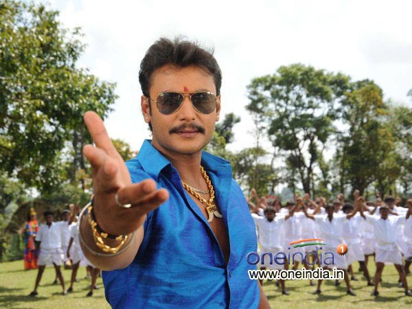 ಪ್ರೇಕ್ಷಕರ ಶಿಳ್ಳೆ ಗಿಟ್ಟಿಸುವ ಸಂಭಾಷಣೆ