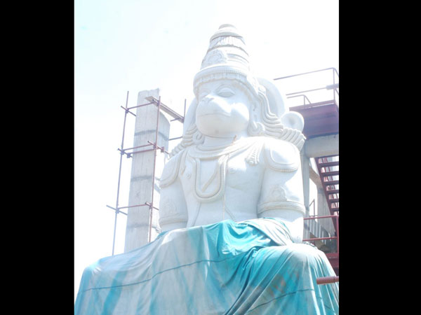 ಫಾರ್ಮ್ ಹೌಸ್ ನಲ್ಲಿ ನಿರ್ಮಾಣ