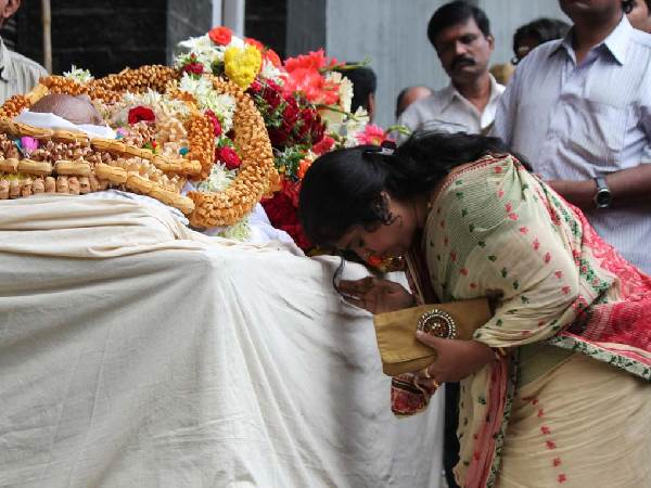 ಅಂತಿಮ ಯಾತ್ರೆ ಚಿತ್ರಗಳು