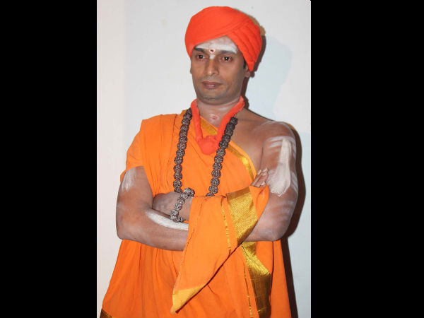 ಋಷಿಕುಮಾರ ಸ್ವಾಮಿಗಳ ನೆಗಟೀವ್ ಶೇಡ್