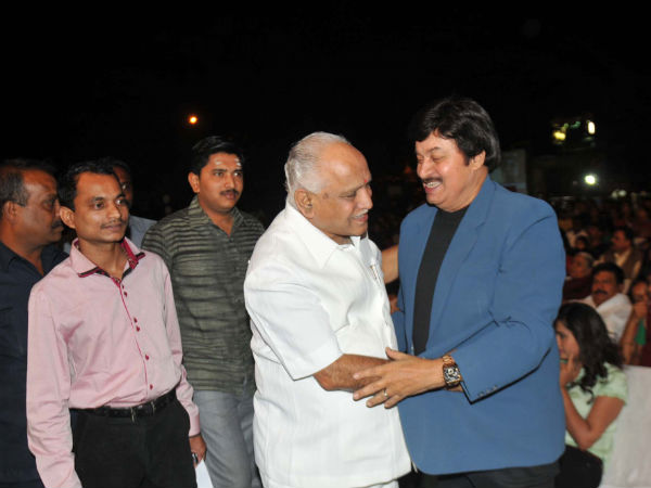 ಜೀ ಕುಟುಂಬ ಅವಾರ್ಡ್ಸ್ ಗೆ ಗಣ್ಯರ ಆಗಮನ