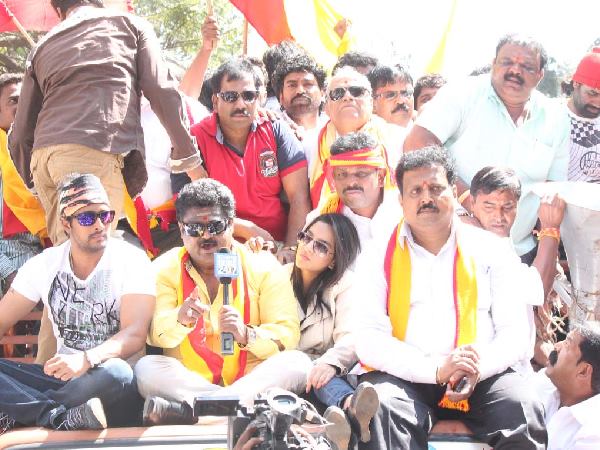 ನಮ್ಮ ಕನ್ನಡದ ನಟರನ್ನು ಬೆಂಬಲಿಸಿ