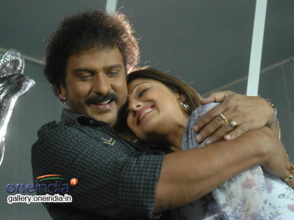 ಪ್ರೇಕ್ಷಕರ ಎದೆಯಲ್ಲಿ ರವಿಚಂದ್ರನ್ ಕೈಗೆ ಗಿಟಾರ್