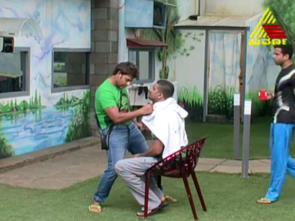 ಇಬ್ಬರು ಮನೆಯಿಂದ ಹೊರಗೆ ಹೋಗ್ತಾರಾ?