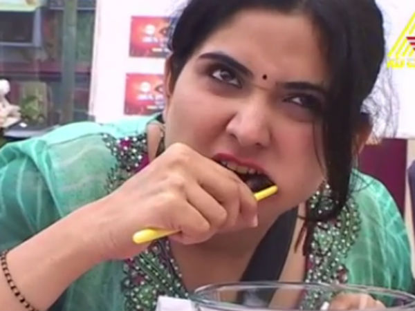 ನಗುಬಂದರೂ ಜೋರಾಗಿ ನಗುವಂತಿಲ್ಲ