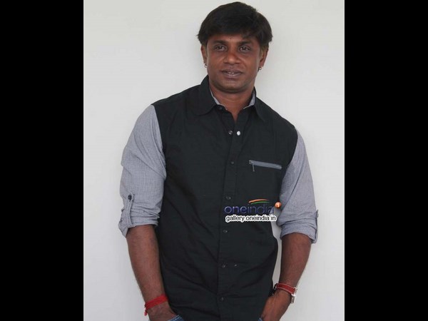 ಜಿಮ್ ತರಬೇತುದಾರನಾಗಿ ಕೆಲಸ