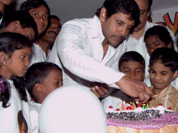 ಚಿಯಾನ್ ದೇಣಿಗೆ ನೀಡುತ್ತಿರುವುದು ಇದೆ ಮೊದಲಲ್ಲ