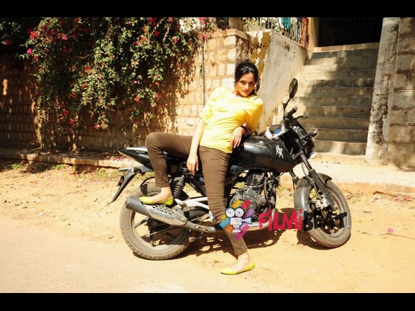ಏರ್ ಹೋಸ್ಟೆಸ್ ಸುಕೃತಾ