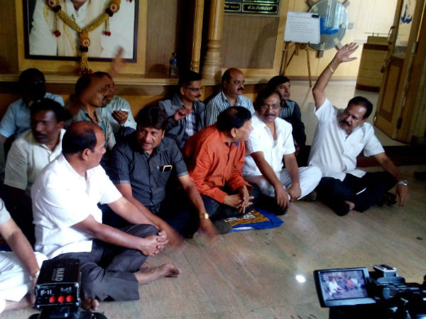 ಬರುವ ಲಾಭ ಅಂದ್ರೆ ಪ್ರಸಾರ ಹಕ್ಕುಗಳು