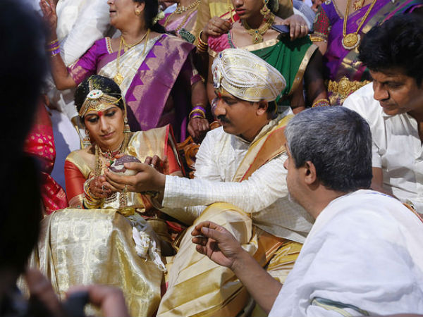 ಹೊಸ ಬಾಳಿಗೆ ಅಡಿಯಿಟ್ಟರು