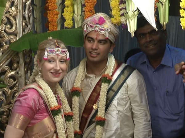 ಅಕ್ಷತ್ ವೆಡ್ಸ್ ಎಮ್ಮಾ