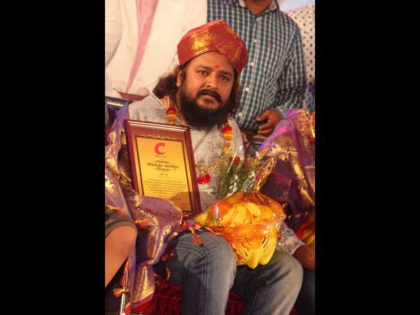 ಸನ್ಮಾನಿತ ಸಾಹಿತಿ, ಸಂಗೀತಗಾರ, ಗಾಯಕ/ಕಿಯರು