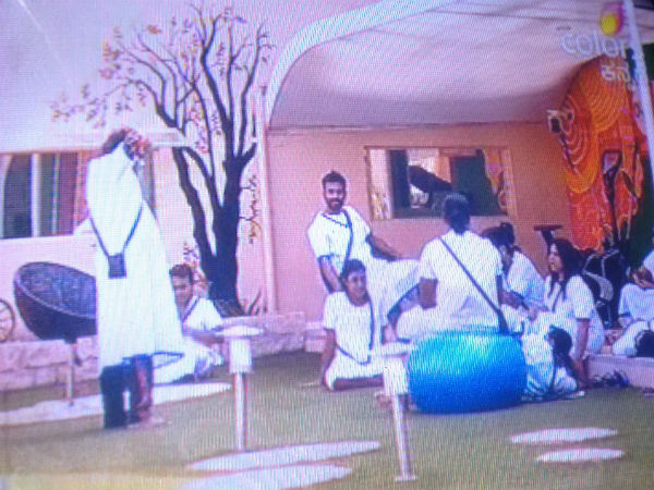 ಜಯಶ್ರೀ ಕಾಲಿಗೆ ಬಿದ್ದ ಹುಚ್ಚ ವೆಂಕಟ್.!