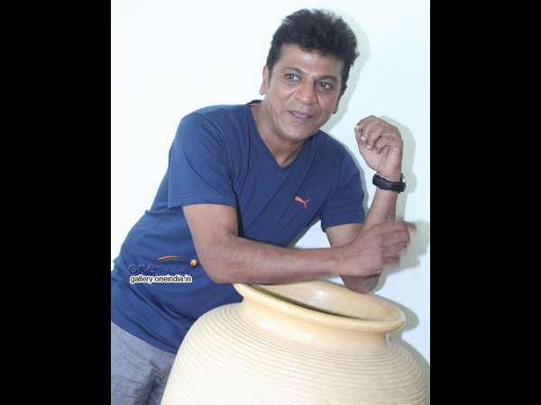 ಬಿ ಸಿಂಪಲ್ ಅಂಡ್ ಲುಕ್ ಸಿಂಪಲ್