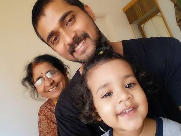 ಮುದ್ದು ಮಗುವಿನ ಜೊತೆ ಚಂದನ್