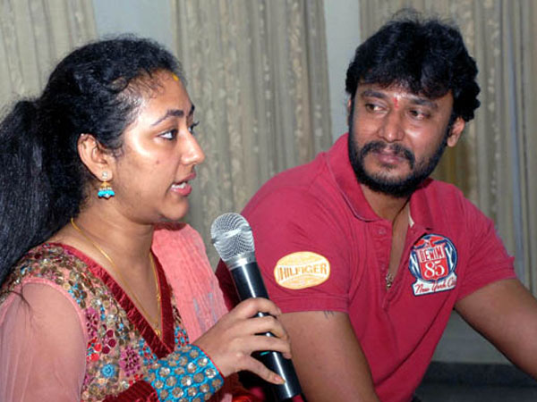 ವಿಜಯಲಕ್ಷ್ಮಿ ಹೇಳುವುದೇ ಬೇರೆ
