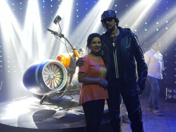 'ಕೋಟಿಗೊಬ್ಬ-2' ಚಿತ್ರದ ಸುದೀಪ್ ಇಂಟ್ರೊಡಕ್ಷನ್ ಹಾಡಿನ ಚಿತ್ರೀಕರಣದಲ್ಲಿ ಕ್ಲಿಕ್ ಆಗಿರುವ ಫೋಟೋ