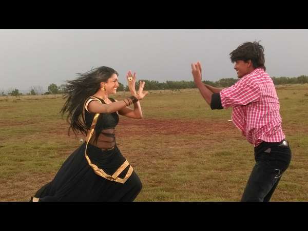 -ಜಿಲ್ ಜಿಲ್ ಶೂಟಿಂಗ್ ಸೆಟ್ ನಲ್ಲಿ ನಟಿ ಪೂವಿಶಾ