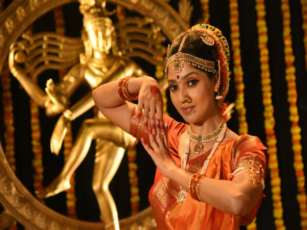 'ನೀರ್ ದೋಸೆ' ಅಡ್ಡದಲ್ಲಿ ಸುಮನ್ ರಂಗನಾಥ್ ಡ್ಯಾನ್ಸರ್