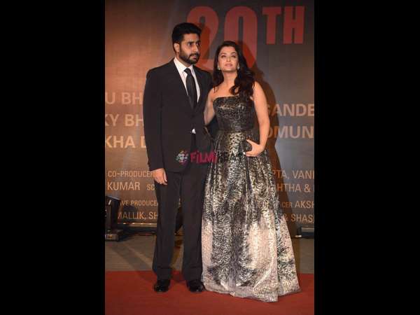 --'ಸರ್ಬ್ಜಿತ್' ಪ್ರೀಮಿಯರ್ ಶೋನಲ್ಲಿ ಐಶ್ವರ್ಯ ರೈ-ಅಭಿಷೇಕ್ ಬಚ್ಚನ್ ದಂಪತಿ