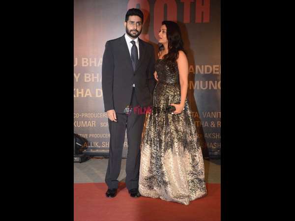 --'ಸರ್ಬ್ಜಿತ್' ಪ್ರೀಮಿಯರ್ ಶೋನಲ್ಲಿ ಐಶ್ವರ್ಯ ರೈ-ಅಭಿಷೇಕ್ ಬಚ್ಚನ್ ದಂಪತಿ