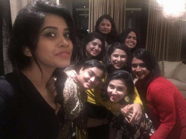 -ನಭಾ ನಟೇಶ್ ಅಂಡ್ ಗ್ರೂಪ್