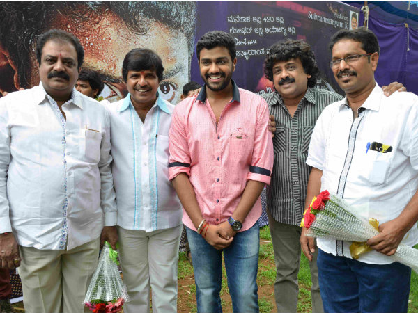 -ಅತಿಥಿಗಳ ಜೊತೆ ನಟ ಅನೂಪ್ ರೇವಣ್ಣ-ಎಸ್ ನಾರಾಯಣ್