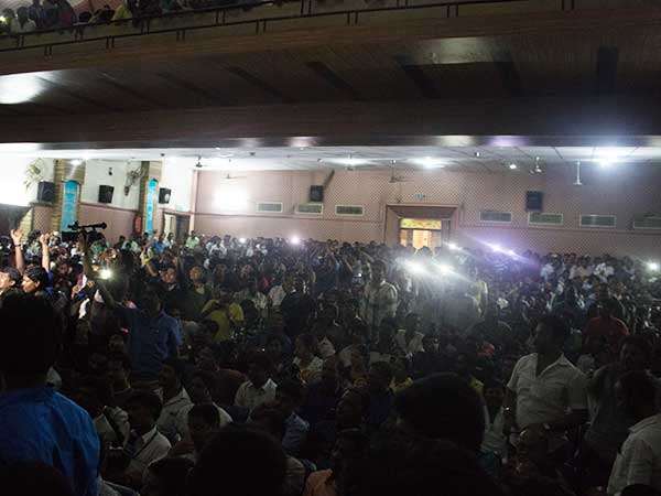 ಟೀಸರ್ ಲಾಂಚ್ ನಲ್ಲೂ ಅಭಿಮಾನಿಗಳ ದಂಡು.!