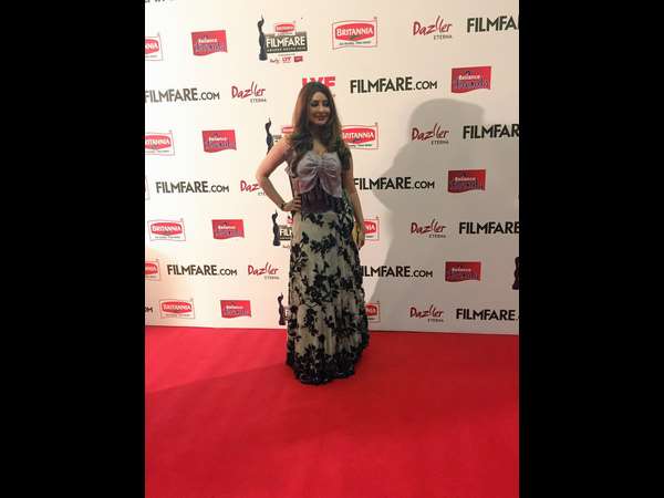 63ನೇ ಫಿಲಂಫೇರ್ ರೆಡ್ ಕಾರ್ಪೆಟ್ ಮೇಲೆ ದಕ್ಷಿಣ ತಾರೆಯರ ರಂಗು