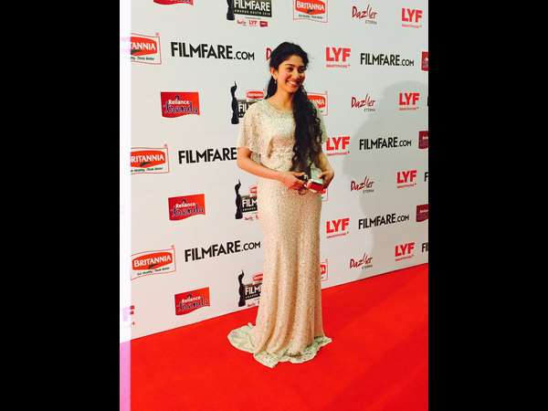 63ನೇ ಫಿಲಂಫೇರ್ ರೆಡ್ ಕಾರ್ಪೆಟ್ ಮೇಲೆ ದಕ್ಷಿಣ ತಾರೆಯರ ರಂಗು