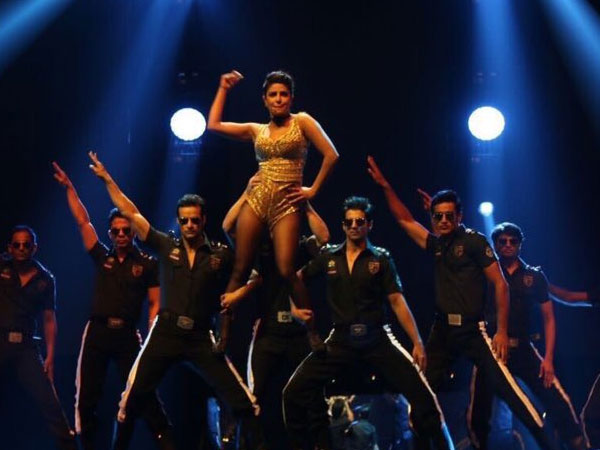 ಐಫಾ (IIFA) ಪ್ರಶಸ್ತಿ ಪ್ರದಾನ ಸಮಾರಂಭದಲ್ಲಿ ಪ್ರಿಯಾಂಕಾ ಛೋಪ್ರಾ ಕಲರ್ ಫುಲ್ ಪರ್ಫಾಮೆನ್ಸ್