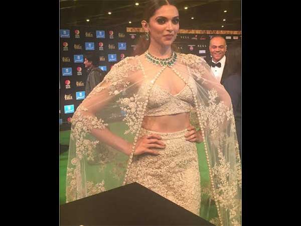 ಐಫಾ ಪ್ರಶಸ್ತಿ 2016 ಪ್ರಶಸ್ತಿ ಪ್ರದಾನ ಸಮಾರಂಭದಲ್ಲಿ ನಟಿ ದೀಪಿಕಾ ಪಡುಕೋಣೆ