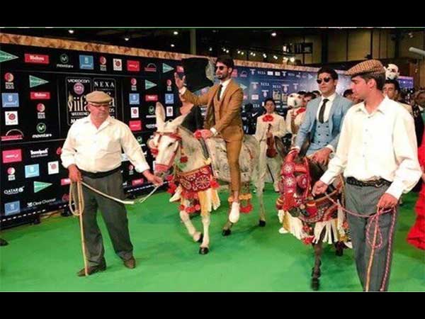 ಐಫಾ ಪ್ರಶಸ್ತಿ 2016 ಪ್ರಶಸ್ತಿ ಪ್ರದಾನ ಸಮಾರಂಭದಲ್ಲಿ ಬಾಲಿವುಡ್ ದಿಗ್ಗಜರ ಸಮ್ಮಿಲನ