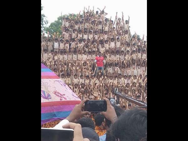 -ಬೆಂಗಳೂರಿನ ಮಲ್ಲೇಶ್ವರಂ ಗ್ರೌಂಡ್ ನಲ್ಲಿ ಪುನೀತ್ ಡ್ಯಾನ್ಸ್ ಕಮಾಲ್