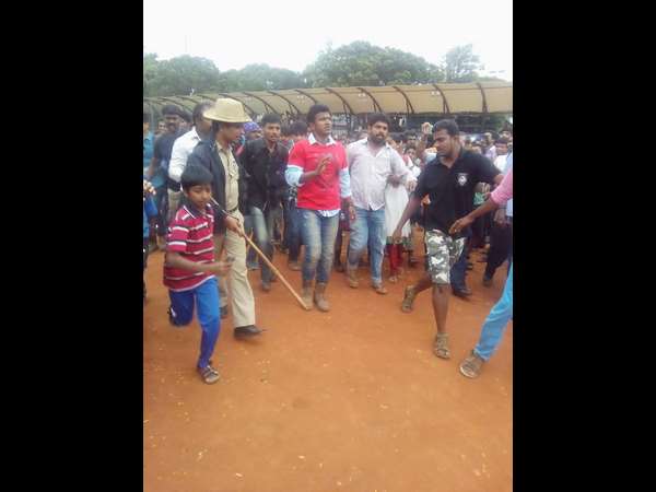 -ಹಾಡಿನ ಶೂಟಿಂಗ್ ನಲ್ಲಿ ಅಭಿಮಾನಿಗಳ ಜಾತ್ರೆ