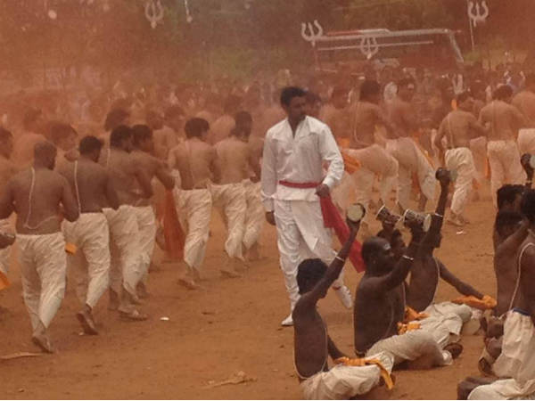 ಪೂರ್ತಿ ಟೈಟಲ್ ಹಾಡು ಕೇಳಿ...